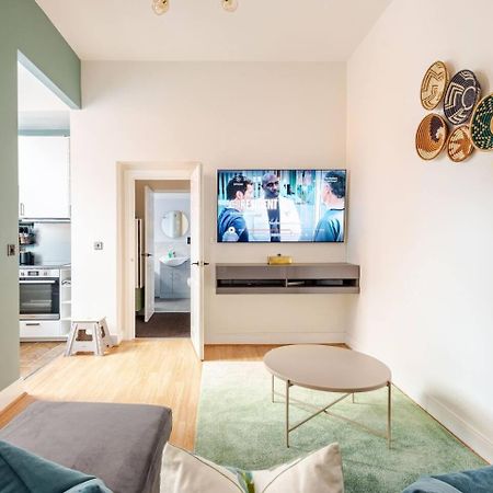 Stylish Flat In Central Location With Free Parking Swindon Luaran gambar