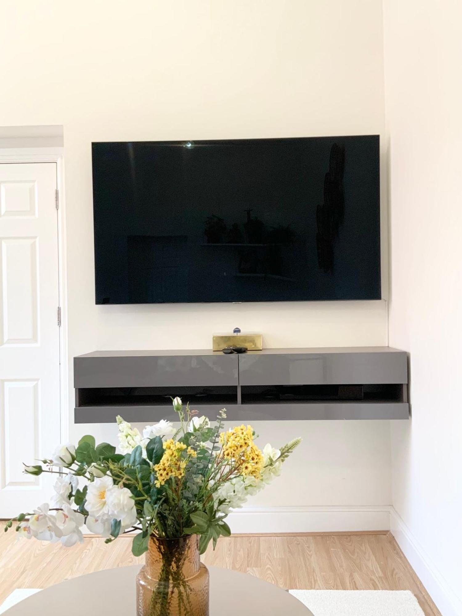Stylish Flat In Central Location With Free Parking Swindon Luaran gambar