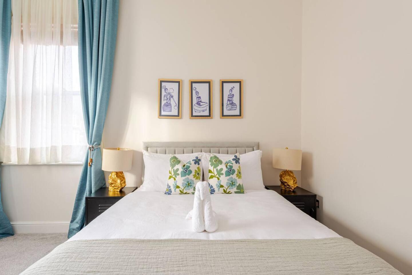 Stylish Flat In Central Location With Free Parking Swindon Luaran gambar