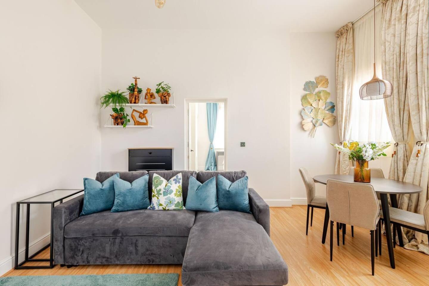 Stylish Flat In Central Location With Free Parking Swindon Luaran gambar